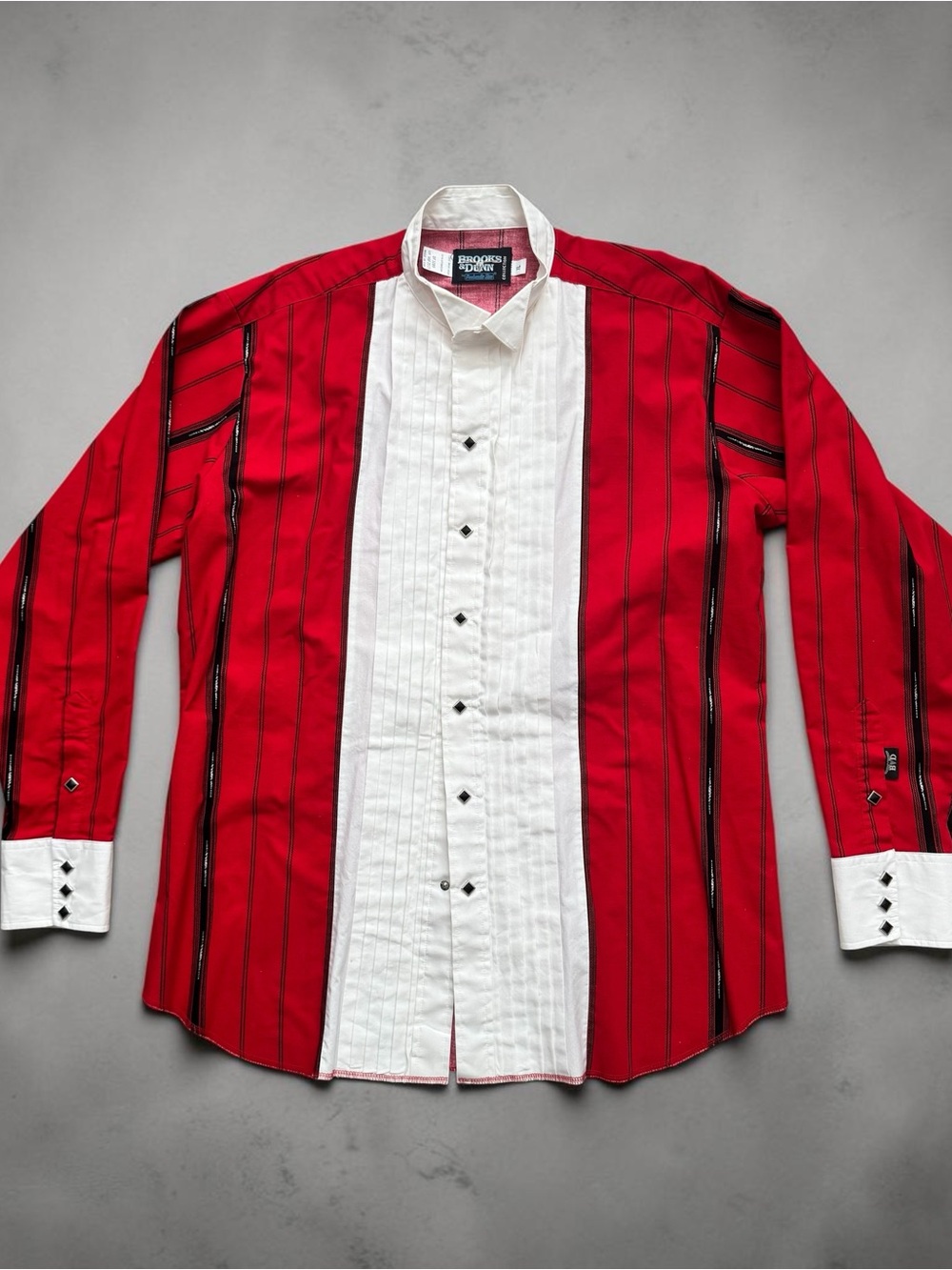 Brooks Dunn XL Red Western Tuxedo Shirt USA Vintage Cotton Panhandle Slim